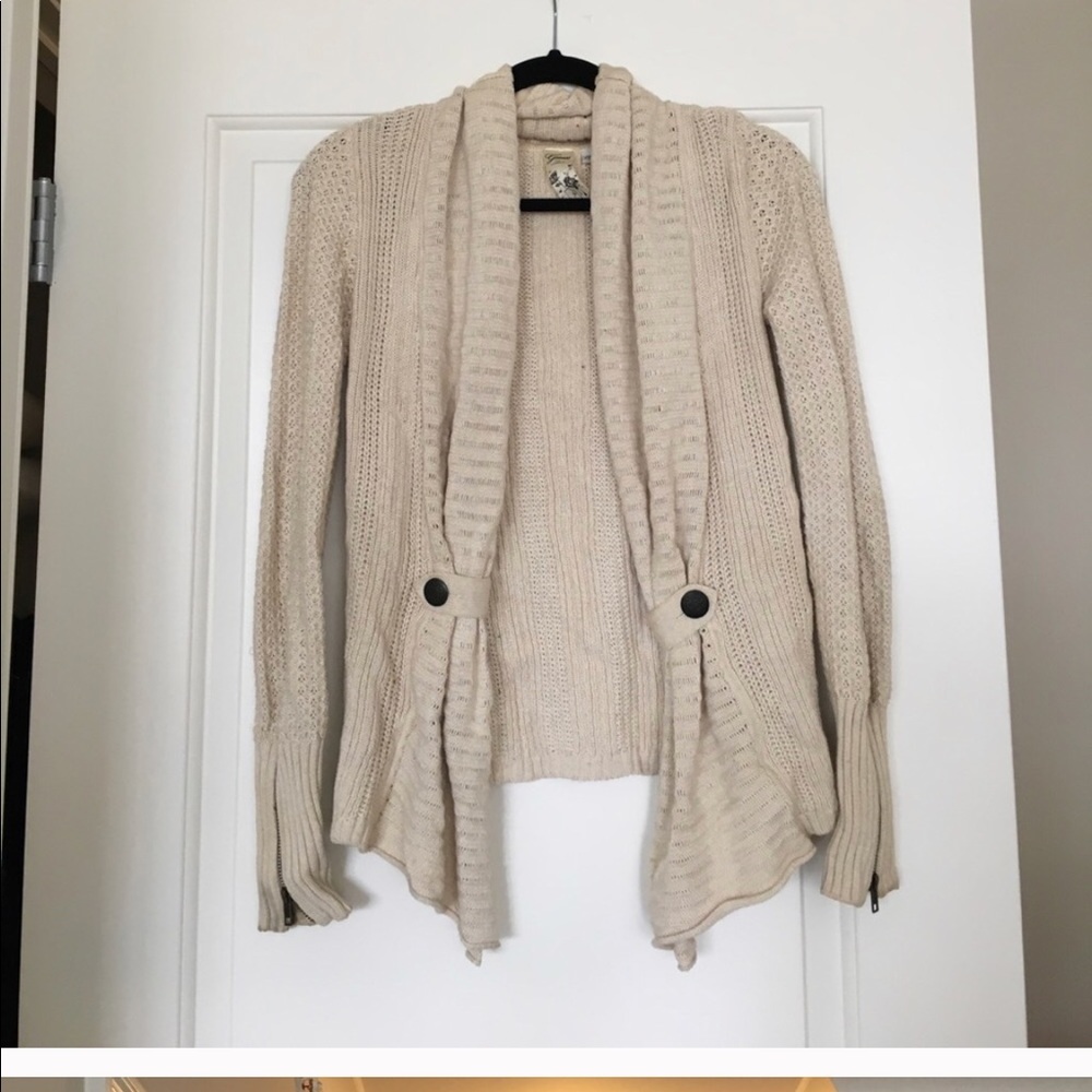 Guess cardigan